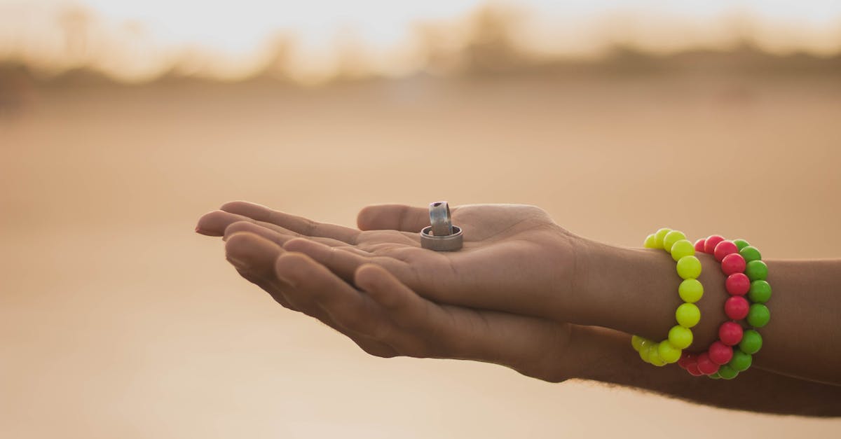 découvrez l'art du dating : conseils, astuces et plateformes pour trouver l'amour en ligne et faire des rencontres mémorables. explorez des méthodes pour améliorer votre profil, engager des conversations et construire des relations durables.